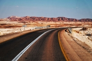 荒漠高速公路图片