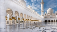 白色伊斯兰清真寺建筑摄影图片