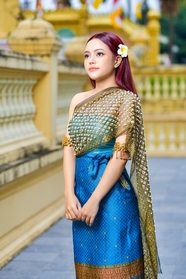 泰国传统服饰美女写真图片