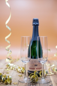 新年庆祝香槟酒杯图片