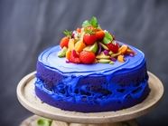蓝色奶油水果蛋糕图片