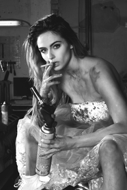 黑白艺术风性感模特美女写真艺术图片