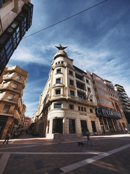 西班牙古老街头建筑图片