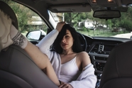 性感车模美女人体写真艺术图片