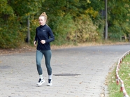 户外健身跑步运动人物摄影图片