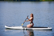 性感美女水上皮划艇运动竞技图片