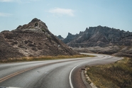 荒野石头山脉公路摄影图片