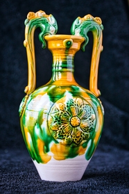 双耳罐彩色陶瓷花瓶摄影图片