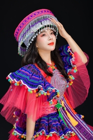 亚洲漂亮民族服饰美女写真图片