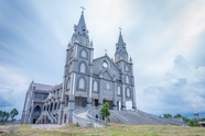 欧式风格尖塔教堂建筑摄影图片