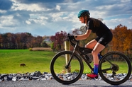 山地运动自行车骑行运动摄影图片
