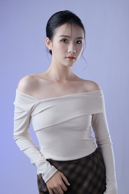 亚洲性感一字肩美女模特人体写真图片