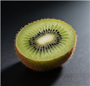 切开的绿色猕猴桃摄影图片