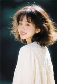 回眸一笑的甜美少女美女图片