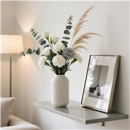 白色家居置物架插花摄影图片