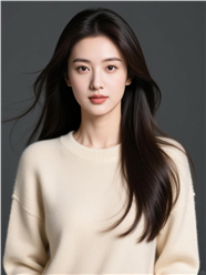 长发飘飘米色毛衣美女摄影图片