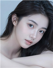 瓷感白肌肤美女人像艺术摄影图片