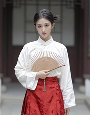 白色中式上衣红色马面裙美女写真图片